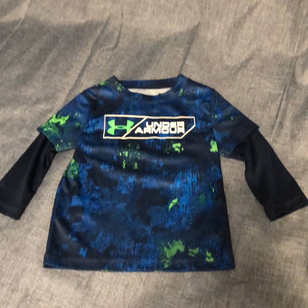 Under Armour moisture wicking long sleeve shirt